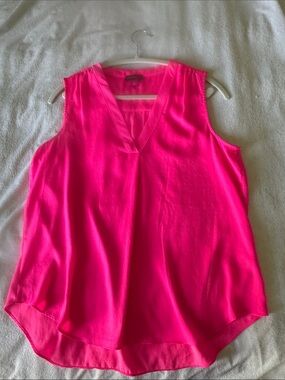 Vince Camuto Hot Pink V-Neck Sleeveless Blouse